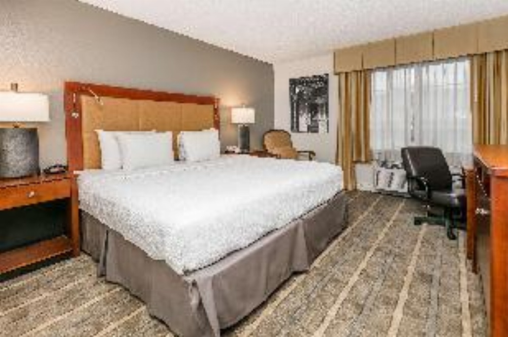 Richmond Inn & Suites, A Trademark Collection Hotel
